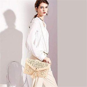 Women Hollow Out Floral Pattern Envelope Handbag